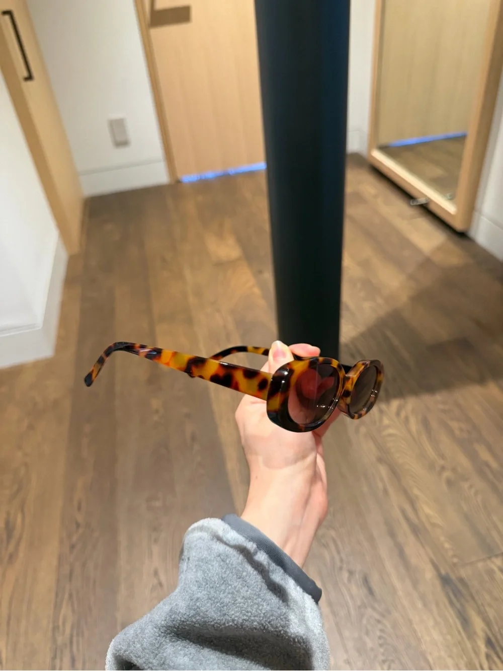 Tortoiseshell Oval Women's Sunglasses
